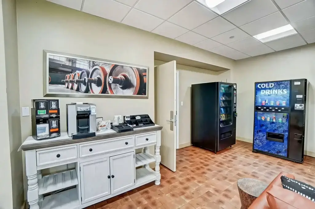 high pointe apartments Cincinnati beverage 2