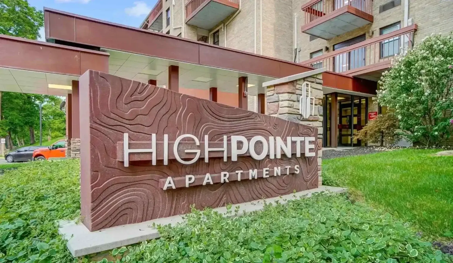 highpointeapartments sign